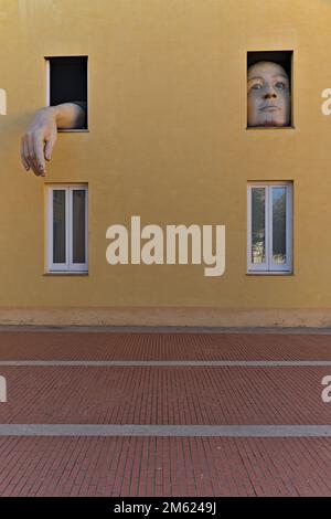 Installazione artistica nei pressi del Centro Andaluso di Arte Contemporanea Foto Stock