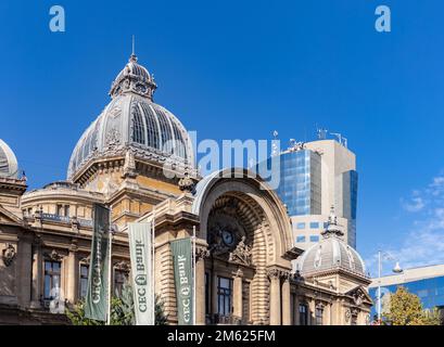 Una foto del Palazzo dei depositi e delle spedizioni, o Palazzo CEC, a Bucarest. Foto Stock