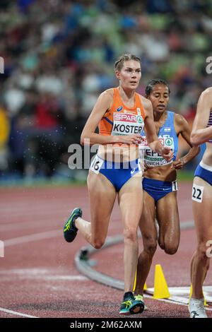 Maureen Koster partecipa ai 5000 metri del Campionato europeo di Atletica di Monaco 2022. Foto Stock