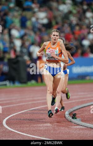 Maureen Koster partecipa ai 5000 metri del Campionato europeo di Atletica di Monaco 2022. Foto Stock