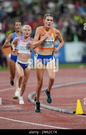 Maureen Koster partecipa ai 5000 metri del Campionato europeo di Atletica di Monaco 2022. Foto Stock