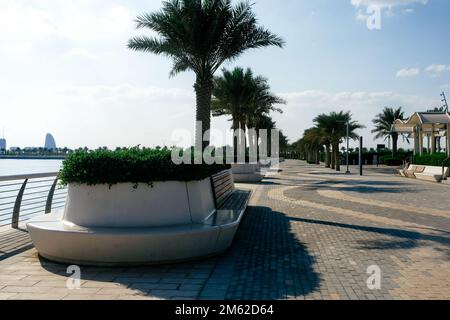 Una vista del Lungomare di Yas Bay, dell'Isola di Yas, Abu Dhabi Foto Stock