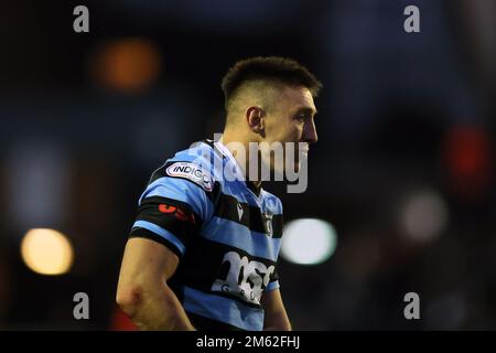 Cardiff, Regno Unito. 01st Jan, 2023. Josh Adams di Cardiff Rugby guarda su. United Rugby Championship, Cardiff Rugby v Ospreys al BT Sport Cardiff Arms Park di Cardiff, Galles, domenica 1st gennaio 2023. pic di Andrew Orchard/Andrew Orchard sports photography/Alamy Live news Credit: Andrew Orchard sports photography/Alamy Live News Foto Stock