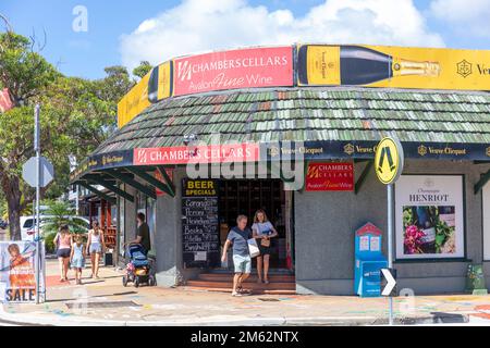 Negozio di alcolici Chambers Cellars ad Avalon Beach Sydney che vende vino, birra, alcolici e champagne, Sydney, NSW, Australia Foto Stock