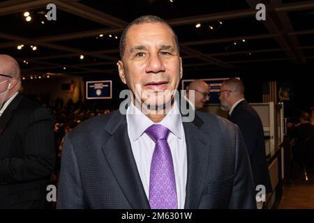 Albany, Stati Uniti. 01st Jan, 2023. L'ex Governatore David Paterson partecipa alla cerimonia di inaugurazione dei funzionari statali di New York all'Empire state Plaza Convention Center di Albany il 1 gennaio 2023. Il governatore Kathy Hochul è stato giurato come primo governatore femminile dello stato di New York per un mandato completo. (Foto di Lev Radin/Sipa USA) Credit: Sipa USA/Alamy Live News Foto Stock