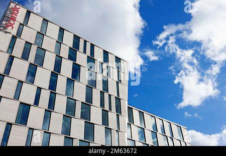 Stoccolma, Svezia - 11 ottobre 2022: Albergo moderno e alto vicino alla stazione ferroviaria centrale Foto Stock