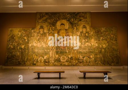 Buddha di Medicina, dinastia Yuan, Shanxi provincia 14th ° secolo pittura murale, pigmento a base d'acqua su una fondazione di argilla mescolata con paglia, antico Foto Stock