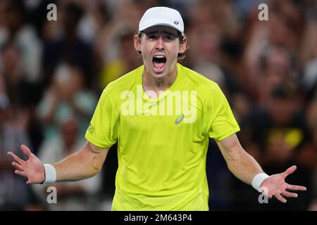 Sydney, Australia. 02nd Jan, 2023. Alex de Minaur d'Australia reagisce dopo aver sconfitto Rafael Nadal di Spagna nella partita di Gruppo D durante la United Cup alla Ken Rosewall Arena, Sydney Olympic Park Tennis Centre, Sydney, Australia, il 2nd gennaio 2023. Foto di Peter Dovgan. Solo per uso editoriale, licenza richiesta per uso commerciale. Non è utilizzabile nelle scommesse, nei giochi o nelle pubblicazioni di un singolo club/campionato/giocatore. Credit: UK Sports Pics Ltd/Alamy Live News Foto Stock