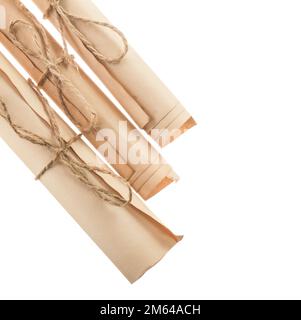 Vintage laminati parchments isolato su bianco. Foto Stock