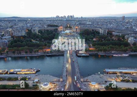 Francia, Parigi, il sito Trocadero del Palais de Chaillot è una zona nel 16th ° arrondissement, nella foto: Trocadero e fiume Senna paesaggio urbano da Foto Stock