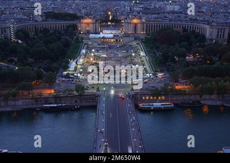 Francia, Parigi, il sito Trocadero del Palais de Chaillot è una zona nel 16th ° arrondissement, nella foto: Trocadero e fiume Senna paesaggio urbano da Foto Stock