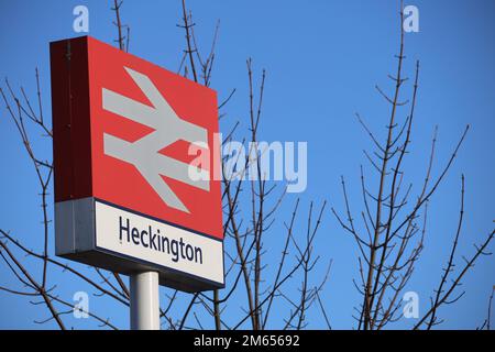 Indicazioni per la stazione ferroviaria di Heckington, Lincolnshire, Regno Unito. Foto Stock