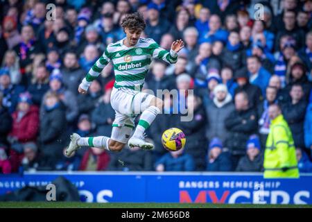 Glasgow, Regno Unito. 02nd Jan, 2023. Ibrox Stadium Glasgow, Scozia, gennaio 2nd 2023: Jota of Celtic in azione durante la Cinch Scottish Premiership match tra Rangers FC e Celtic FC il 2 gennaio 2023 a Glasgow, Regno Unito. (Foto di Richard Callis/SPP) (Richard Callis/SPP) Credit: SPP Sport Press Photo. /Alamy Live News Foto Stock