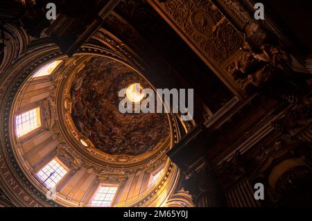 Roma, Italia. chiesa di Sant'Agnese ad agone sulla piazza italiana di Piazza navona. Chiesa barocca di Roma. Foto Stock