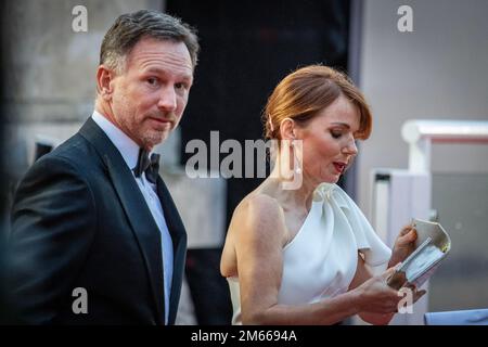 Christian e Geri Horner sul tappeto rosso al James Bond No Time To Die World Premier Foto Stock