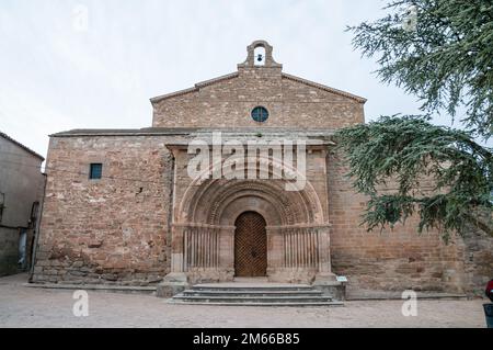 Chiesa di Santa Maria di Cubells, chiesa in stile tardo romanico, l'unica vestigia del castello di Cubells. Cubells, Catalogna, Spagna Foto Stock