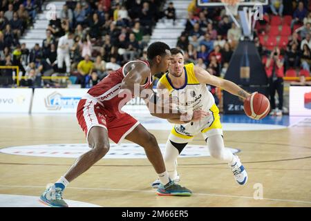 PalaOlimpia, Verona, Italia, 02 gennaio 2023, Alessandro Cappelletti - Tezenis Verona durante Tezenis Verona vs Pallacanestro Trieste - Basket Italiano Campionato di Serie A Foto Stock