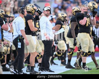 Orlando, Florida, Stati Uniti. 2 gennaio 2023: Purdue Boilermakers interim testa allenatore Brian Brohm durante 2nd metà Cheez-IT Citrus Bowl tra LSU Tigers vs Purdue Boilermakers. La LSU ha sconfitto Purdue 63-7 al Camping World Stadium di Orlando, Florida. Romeo T Guzman/CSM Credit: CAL Sport Media/Alamy Live News Foto Stock