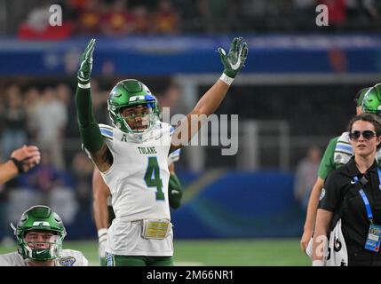 KGennaio 2 2023: Il ricevitore di Tulane Green Wave, JA'Quan Jackson (4), festeggia un touchdown durante la 2nd° metà della partita di calcio NCAA tra la Tulane Green Wave e la USC Trojans all'AT&T Stadium di Arlington, Texas. Matthew Lynch/CSM Foto Stock