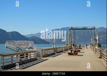 Porteau Cove, con molo turistico e parco marino. Vicino a Squamish BC, Canada. Foto Stock