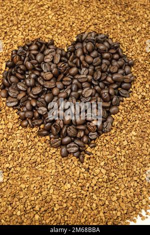 Cuore di chicchi di caffè Foto Stock