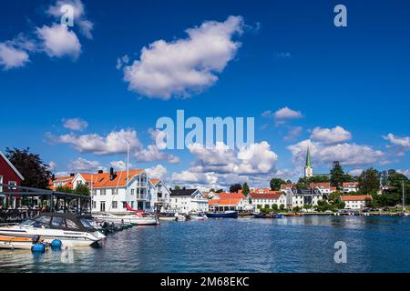 Vista della città di Lillesand in Norvegia. Foto Stock