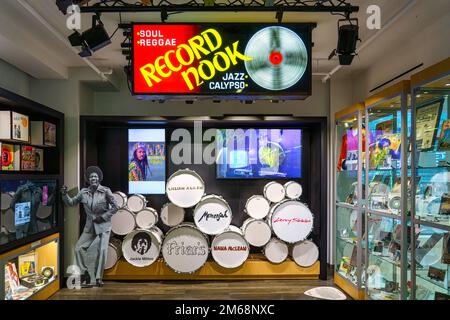 Museo della Musica di Friar all'interno del Shopper's Drug Mart situato in Yonge-Dundas Square. Foto Stock