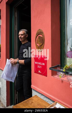 Bergamo, Italia - 4 maggio 2022: Ristorante Baretto di San Vigilio a Bergamo alta. Ristorante italiano classico con punto di vista della guida Michelin. Foto Stock