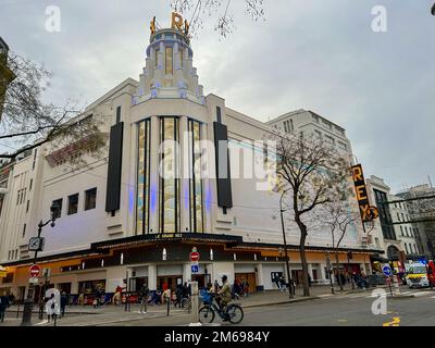 Parigi, Francia, il Grand Rex, il cinema francese, il monumento storico, Architettura Art Deco, facciata esterna, Street Scene Foto Stock