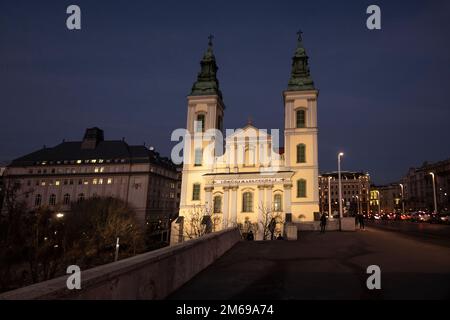 Budapest : la Chiesa Parrocchiale principale dell'Assunzione. Ungheria Foto Stock