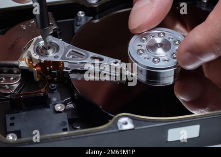 I dati di backup sul disco rigido hdd disco disco ripristino Ripristino recovery engineer utensile di lavoro virus file di accesso non riuscito di fissaggio professione maintenanc ingegneria Foto Stock