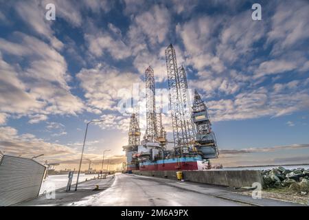 Impianti petroliferi nel porto di Esbjerg, nel Mare del Nord, Danimarca Foto Stock