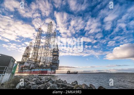 Impianti petroliferi nel porto di Esbjerg, nel Mare del Nord, Danimarca Foto Stock