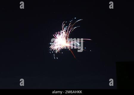 Fuochi d'artificio alla vigilia di Capodanno Foto Stock