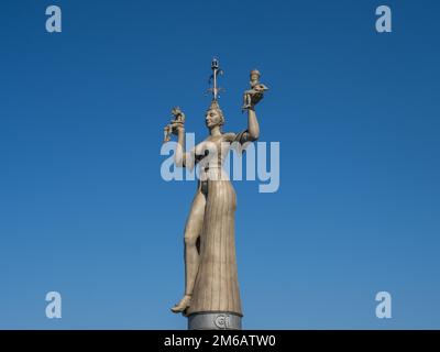 Statua di Imperia all'ingresso del porto di Costanza, Città Vecchia, Costanza, Baden-Wuerttemberg, Germania Foto Stock