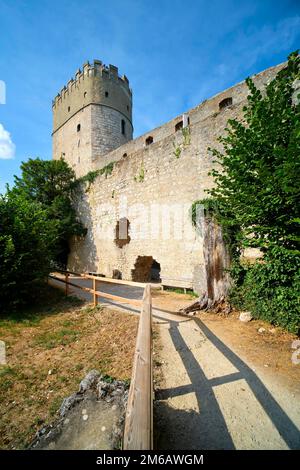 Rovina del Castello di Randeck vicino Essing, Altmuehltal, bassa Baviera, Baviera, Germania Foto Stock