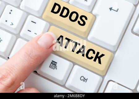 Scrittura di testo in cui viene visualizzato un attacco DDoS. Internet Concept perpetator cerca di rendere le risorse di rete non disponibili Foto Stock