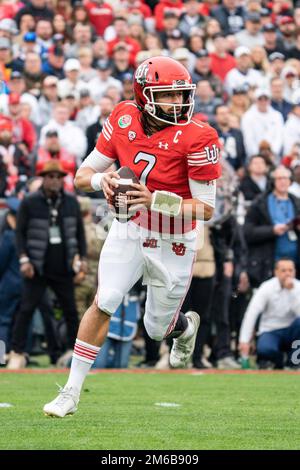 Utah Utes quarterback Cameron Rising (7) corre la palla durante la partita di calcio del Rose Bowl 109th contro i Penn state Nittany Lions, lunedì, gennaio Foto Stock