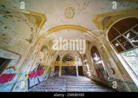 Fortezza dell'esercito abbandonato a Hajmasker, Ungheria Foto Stock