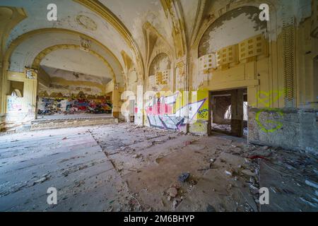 Fortezza dell'esercito abbandonato a Hajmasker, Ungheria Foto Stock