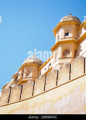 Particolare di edificio ornato a Forte Amber a Jaipur India Foto Stock