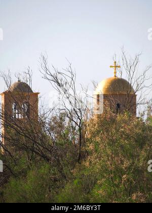 Chiesa ortodossa a Betania oltre il Giordano Foto Stock