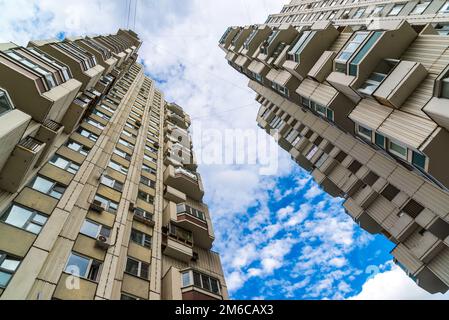 Edificio residenziale a più piani in Russia Foto Stock