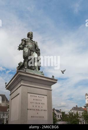 Anversa. Regione fiamminga. Belgio 15-08-2021. Statua di Pietro Paolo Rubens di piazza Groen Plaats è stato creato dallo scultore William Geefs nel 1840 Foto Stock