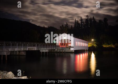 Lowell Covered Bridge, Oregon Dexter Reservoir Foto Stock