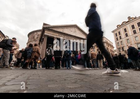 Roma, Italia. 3rd Jan, 2023. Vista sul Pantheon nel centro storico di Roma. (Credit Image: © Andrea Ronchini/Pacific Press via ZUMA Press Wire) Foto Stock