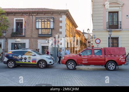 ALCALA DE HENARES, MADRID, SPAGNA - 10 OTTOBRE 2019:auto dei brigati di sicurezza speciali e le emergenze 112 del dipartimento dei vigili del fuoco della comunità Foto Stock