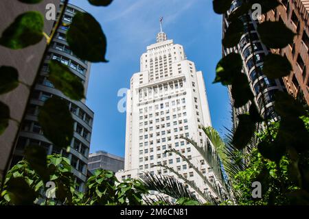 San Paolo del Brasile, iconico bianco skycraper alti nel centro cittadino Foto Stock