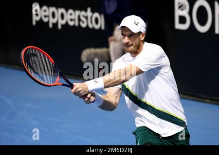 Adelaide, 3 gennaio 2023. Andy Murray di Gran Bretagna ha un backhand durante l'Adelaide International tennis match tra Andy Murray di Gran Bretagna e Sebastian Korda degli Stati Uniti a Memorial Drive il 03 gennaio 2023 ad Adelaide, Australia. Credit: Peter Mundy/Speed Media/Alamy Live News Foto Stock