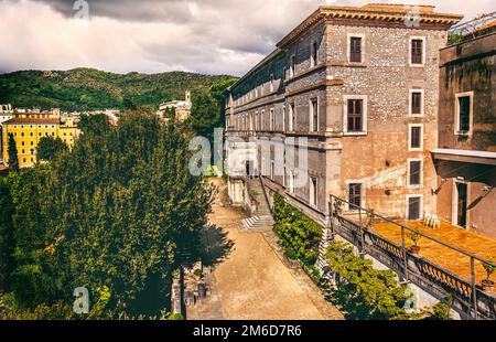 Villa d'epoca giardino esterno di Villa D'Este a Tivoli - Roma - Lazio - Italia Foto Stock